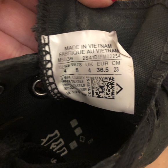 All Black Low Top Chuck Taylor Converse SZ. 6 - Picture 3 of 4